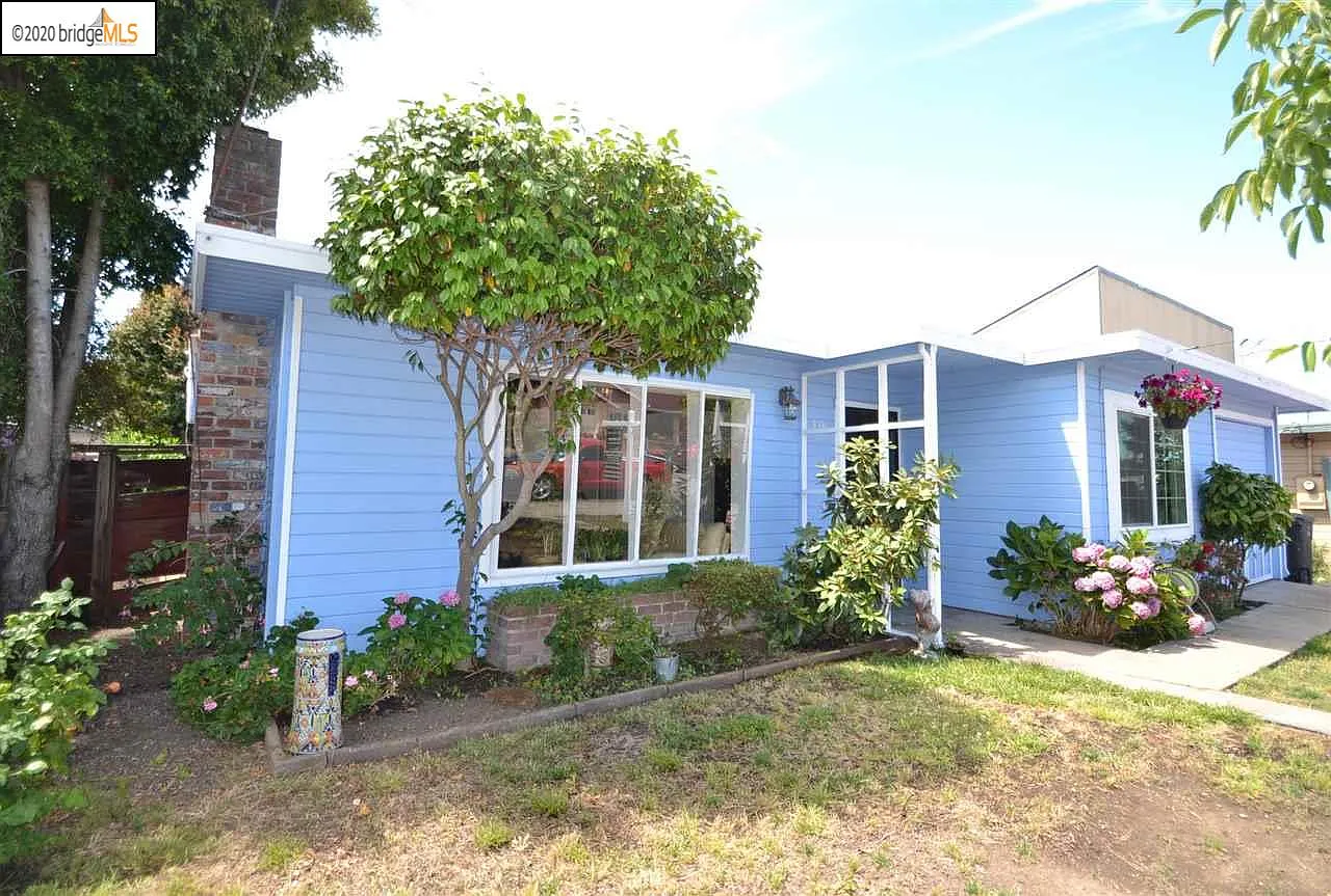 438 Elmwood Ln photo 1