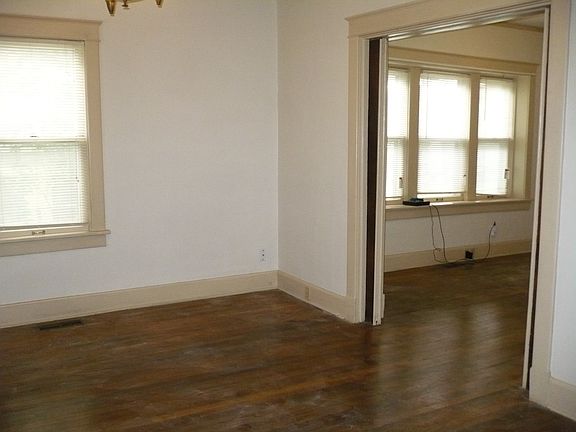 2nd image of 306 Myrtle Ave