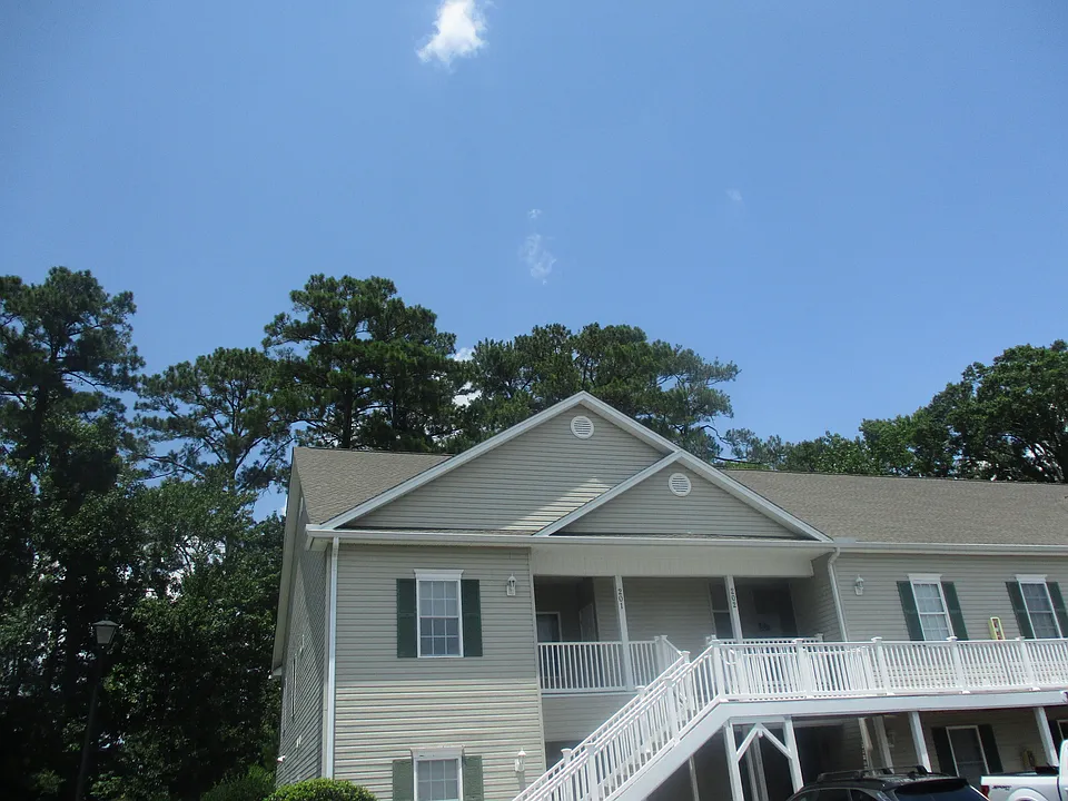 100 Lazy Willow Ln #201