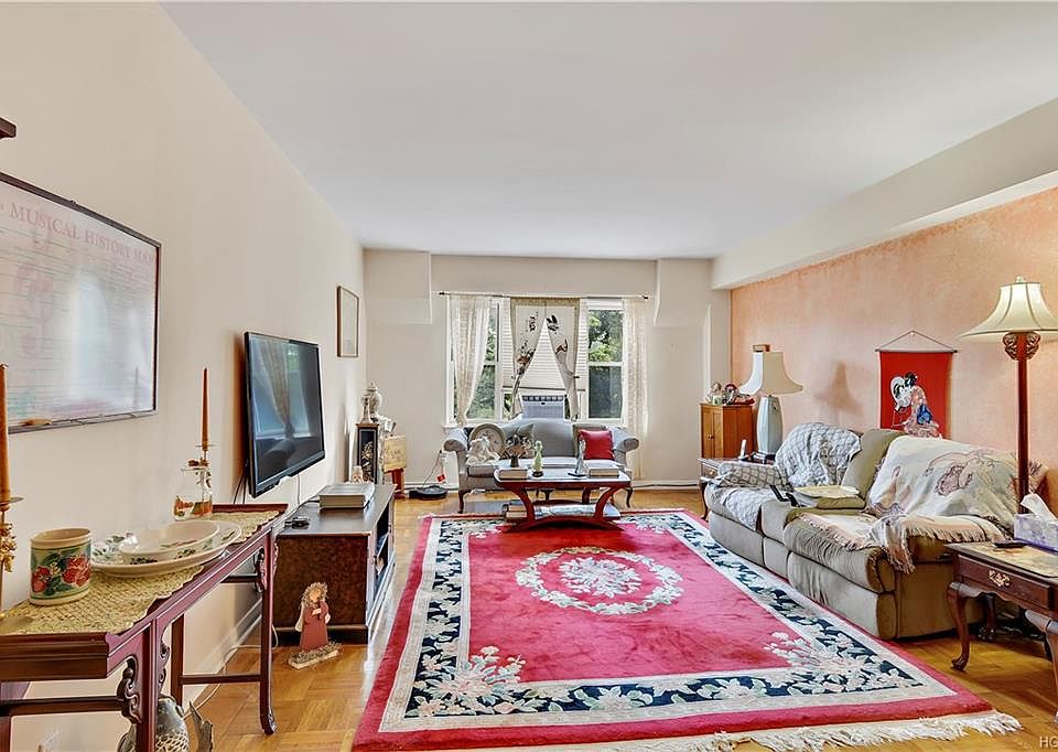 1st image of 290 Collins Ave APT 3A