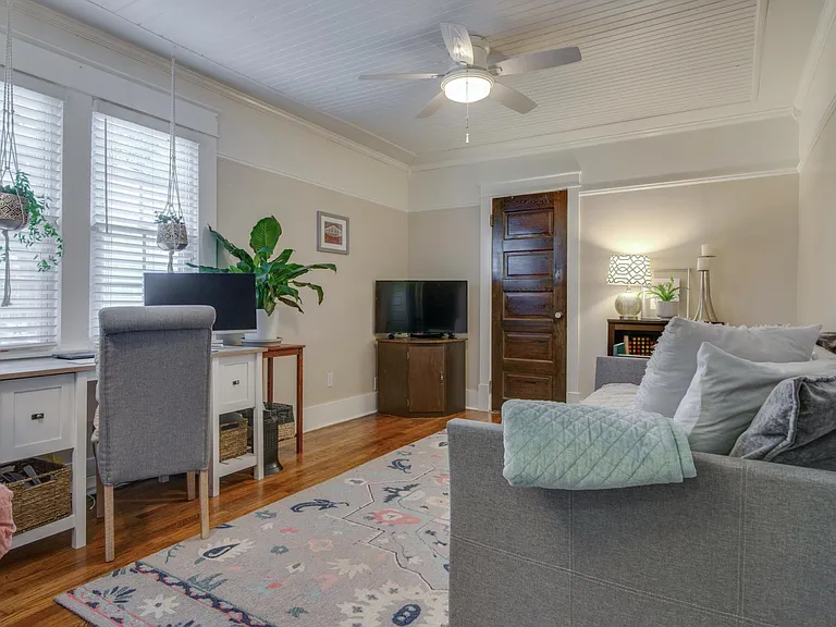 622 Benton Ave — Photo 10