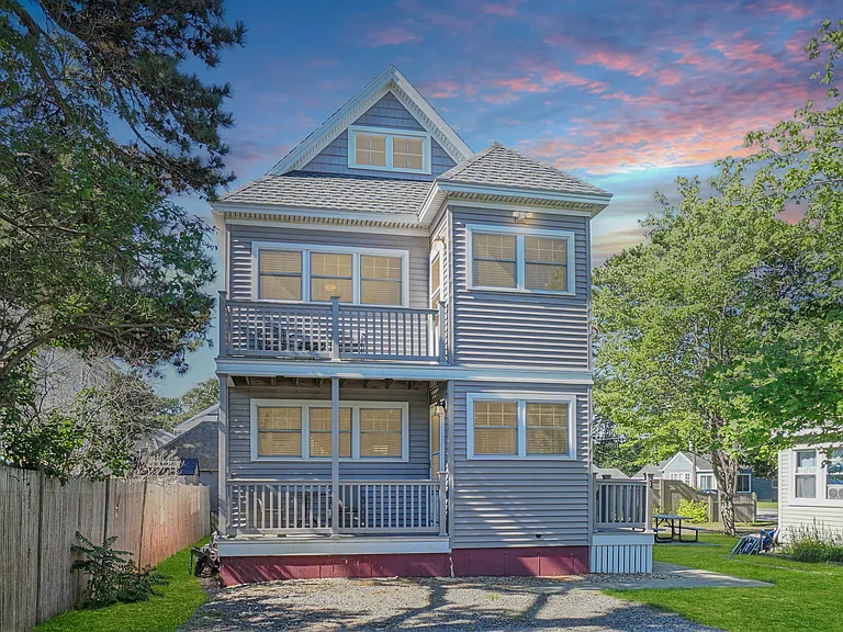 1 Sea Rose Ln — Photo 1