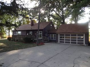 11737 Tama Rd, Burlington, IA 52601