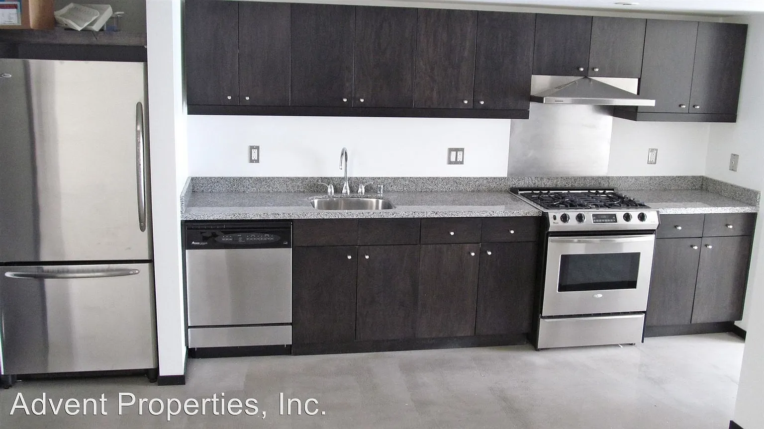 3405 Helen St APT 9 photo 1