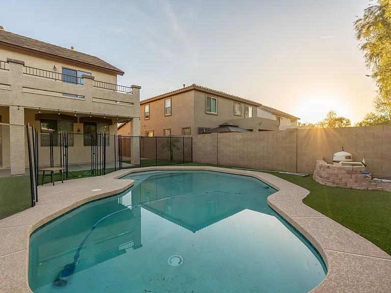1546 E Nightingale Ln — Photo 84