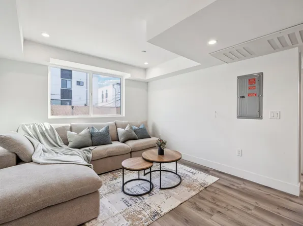 Leo P 1348 W 37th Pl