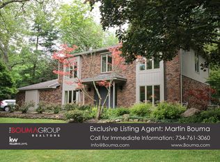 9376 Hidden Lake Cir, Dexter, MI 48130