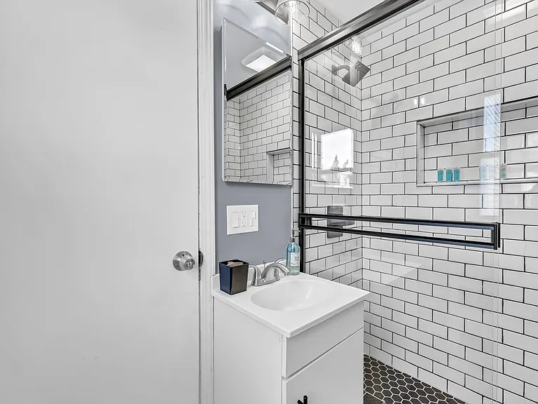 77 Union St #2 — Photo 14