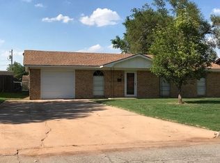 418 W Cherry St, Fairview, OK 73737