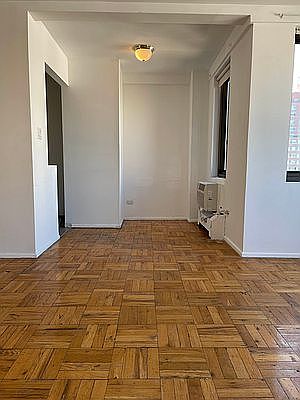 3rd image of 420 E 64th St APT W12e