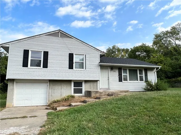 5730 Inland Dr, Kansas City, KS 66106