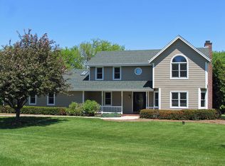 1884 Field Cliffe Dr, Richfield, WI 53076