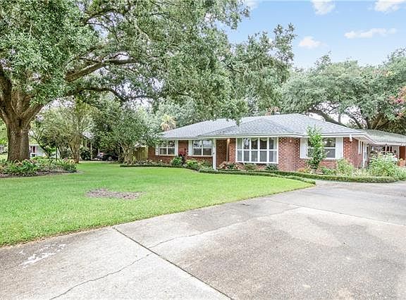 2nd image of 526 Camellia Dr