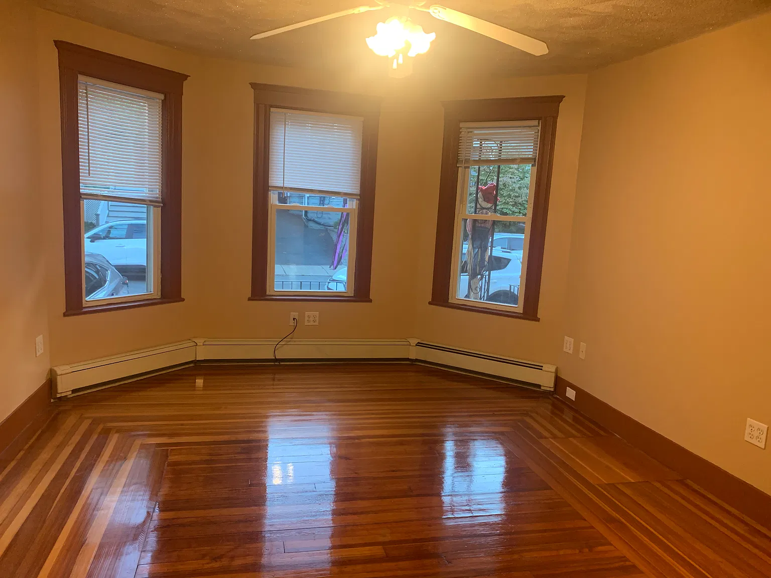 2 bed, 9999 sqft, $3,000 — Photo 3