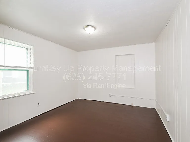 7150 Manette Dr — Photo 13