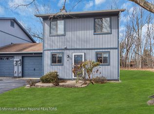 4 Flamingo Dr, Howell, NJ 07731
