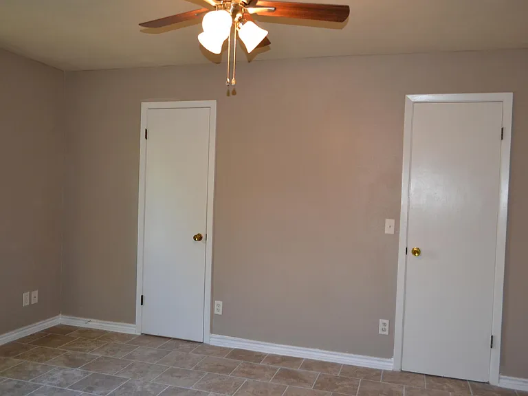 511 White Oak Dr — Photo 6