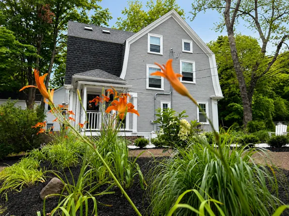 247 Hale St #2, Beverly, MA 01915