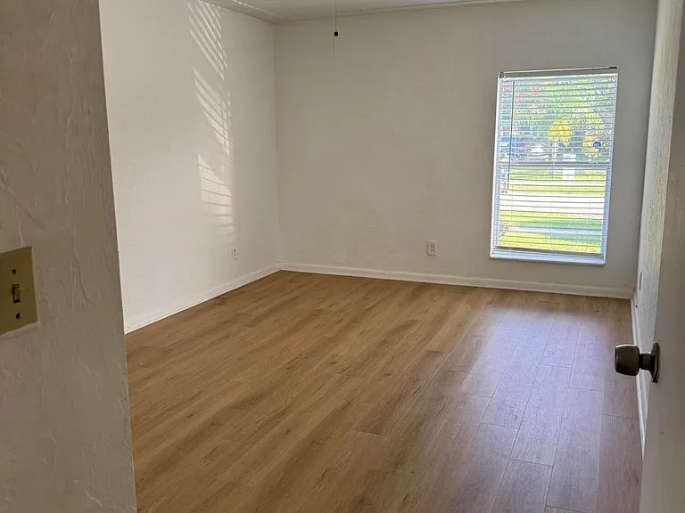 7816 NW 70th Ter — Photo 24