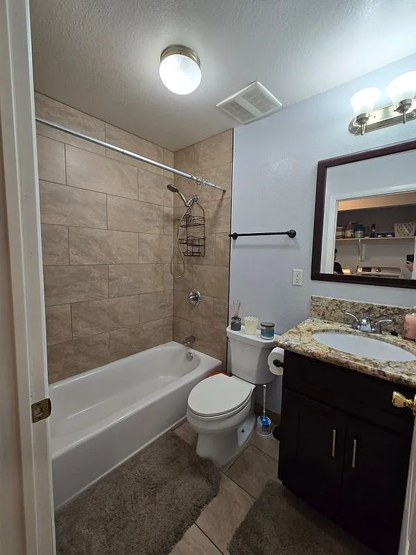 Studio, 1.0 bath, 200 sqft, $1,275 — Photo 4
