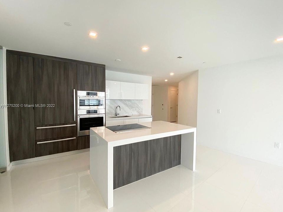 1st image of 851 NE 1st Ave #3609