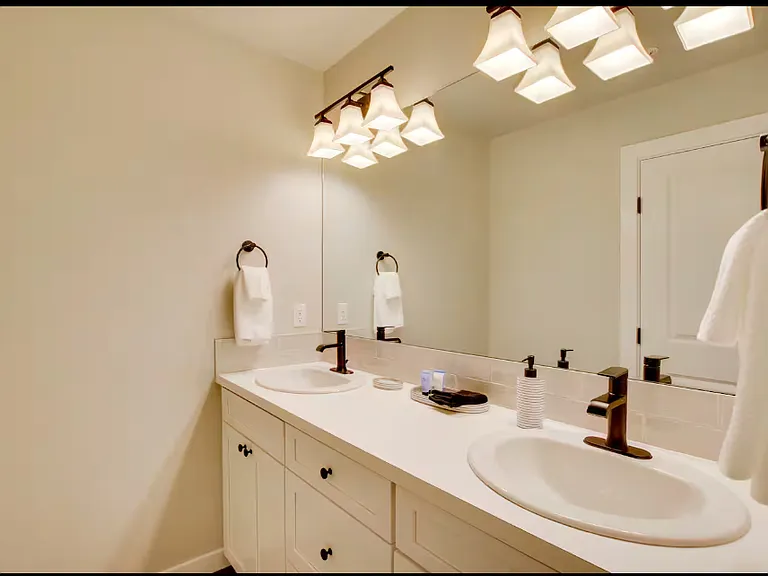 210 Tyler Ln #101 — Photo 13