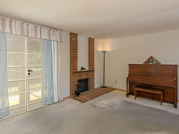 5th image of 617 Beyer Way Unit 702