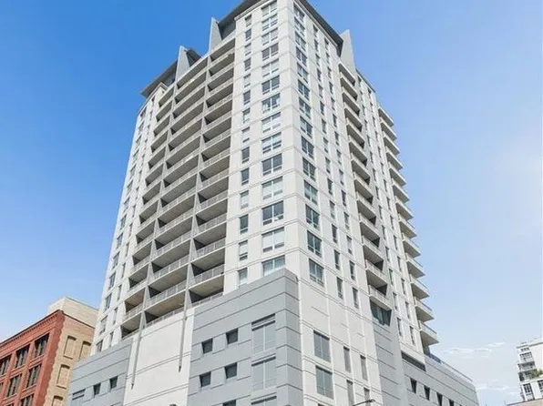 330 W Grand Ave, Chicago, IL