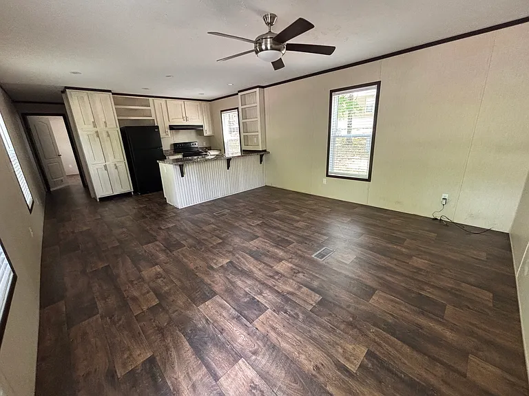Forest Acres — Photo 14