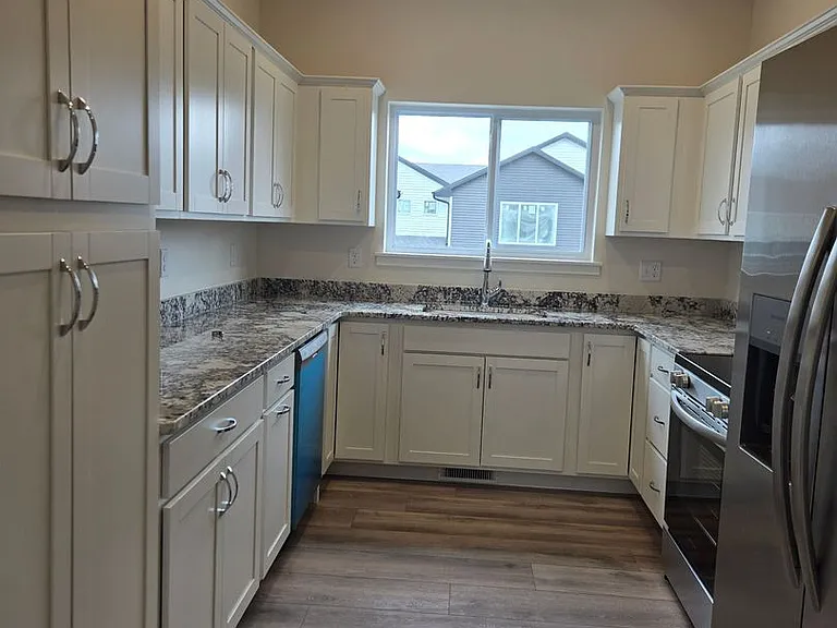 1609-1615-1654 Aspen Ct — Photo 17
