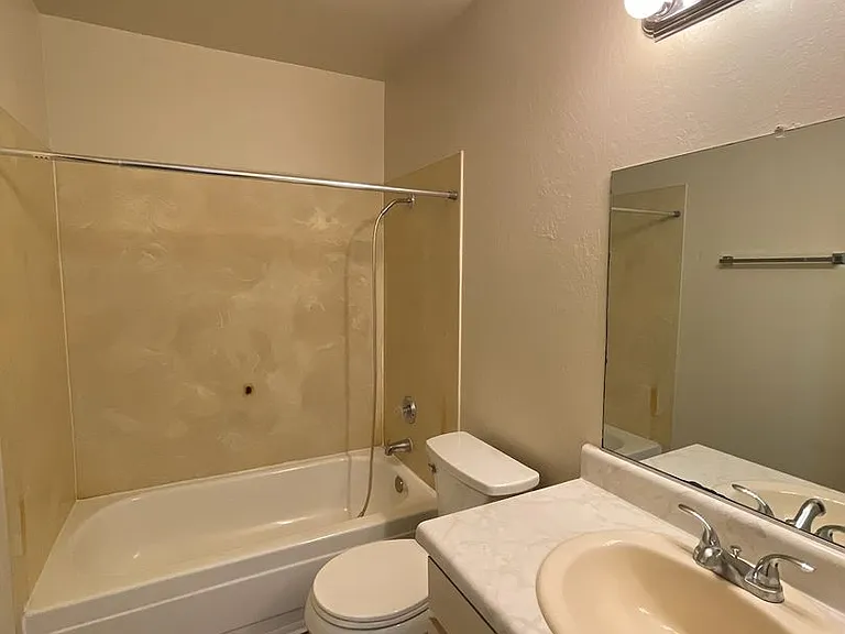 Sharis Apartments — Photo 77