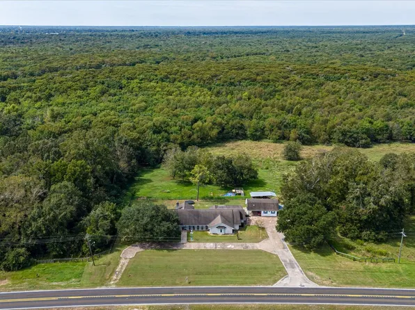 301 Fm 1011 Rd, Liberty, TX 77575