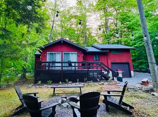 399 Maxatawny Dr, Pocono Lake, PA 18347