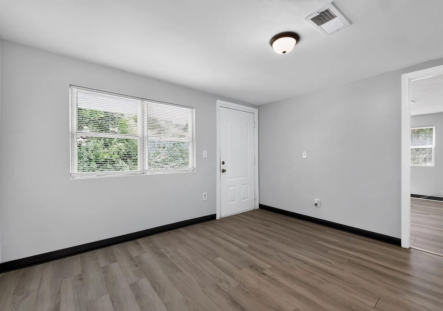1626 Telfair Street Ln — Photo 2