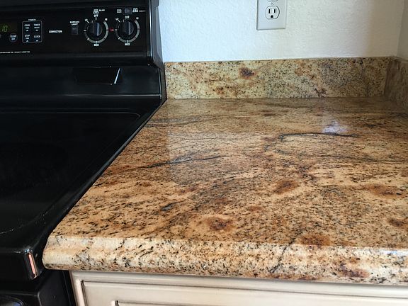 Gorgeous granite kitchen and bar counter