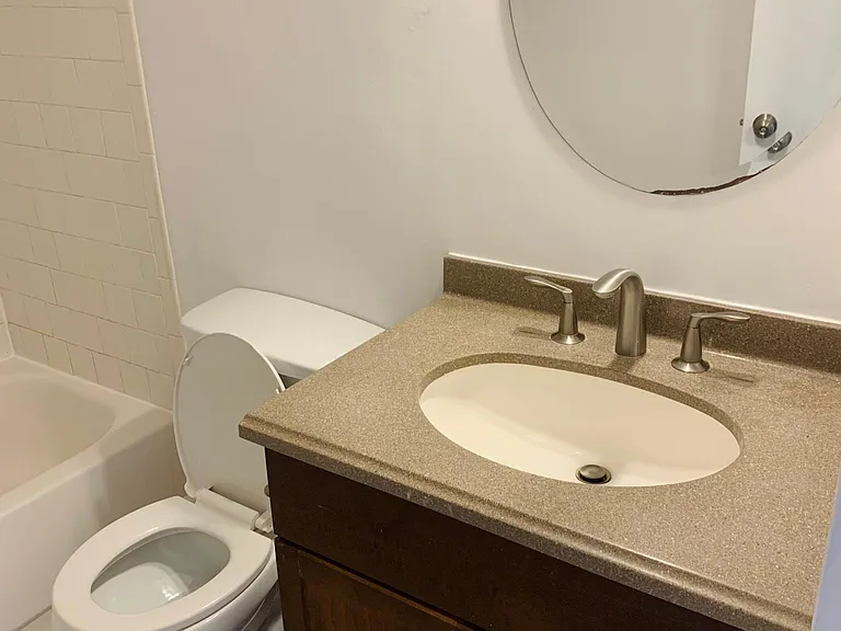 3100 S Manchester St #9 — Photo 15