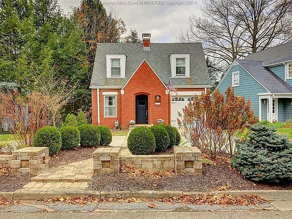 2nd image of 150 Abney Cir S