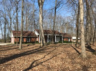 6042 E Antioch Ln, Olney, IL 62450