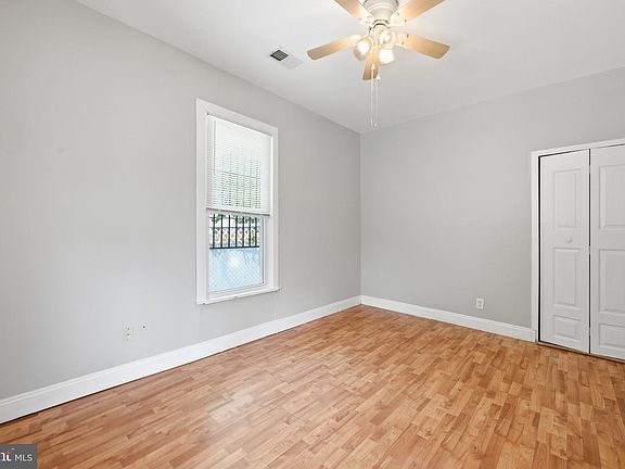 5th image of 809 Eastern Ave
