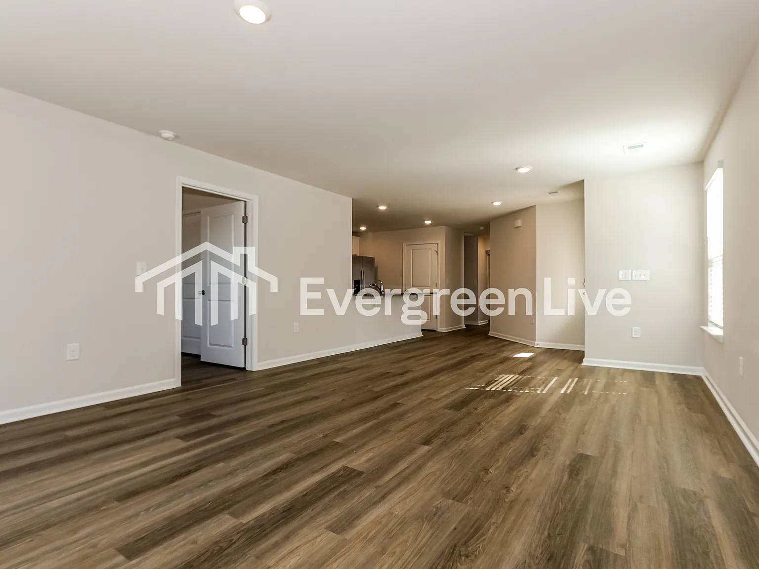 4 bed, 2.0 bath, 1597 sqft, $1,745 — Photo 4