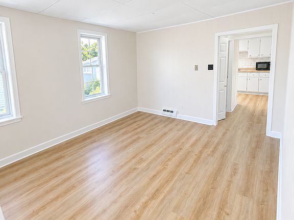 2nd image of 1254 Green St APT 1