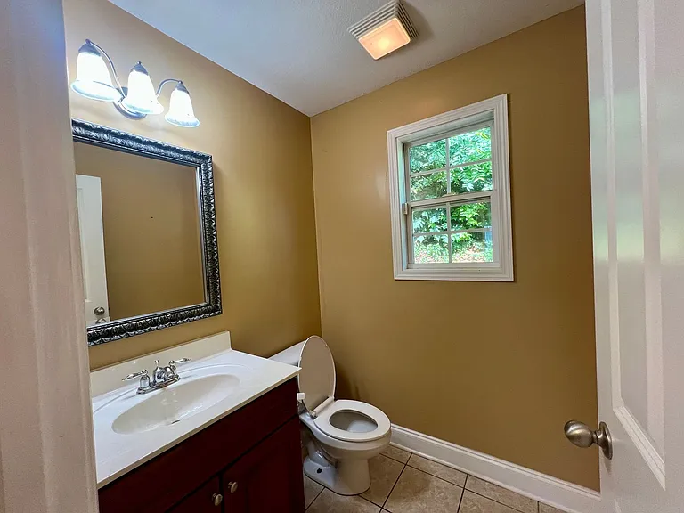 30 Hiddenbrook Ln — Photo 8