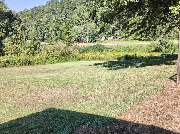 8151 E Wolf Creek Rd, Clayton, GA 30525