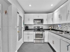 4731 NW 10th Ct