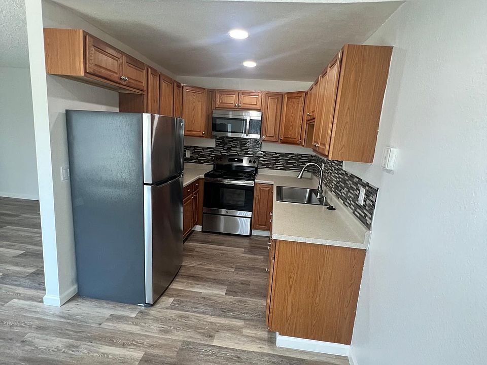 1st image of 460 E Mission Ave E #7