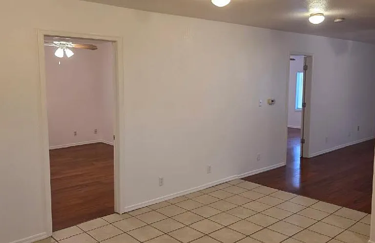 512 N Apache Ave — Photo 19