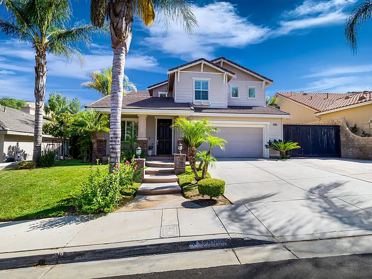 28080 Hayward Dr — Photo 1