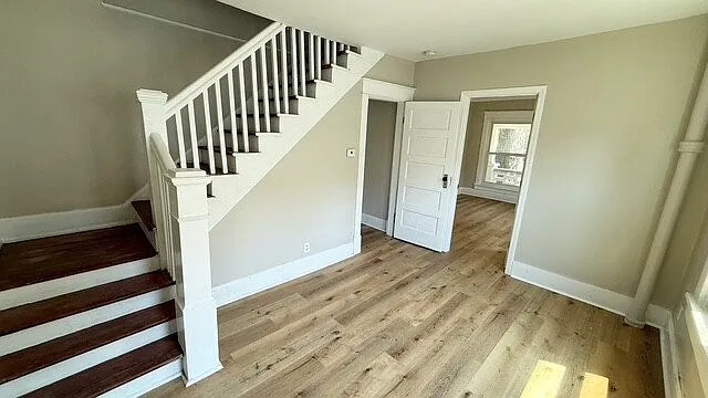 2012 S Olive St — Photo 3