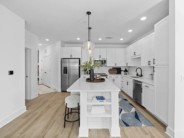 The Lindley at Grove 98 — Photo 11
