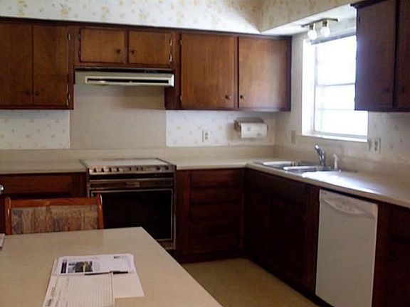 5th image of 13615 Birchlawn Dr